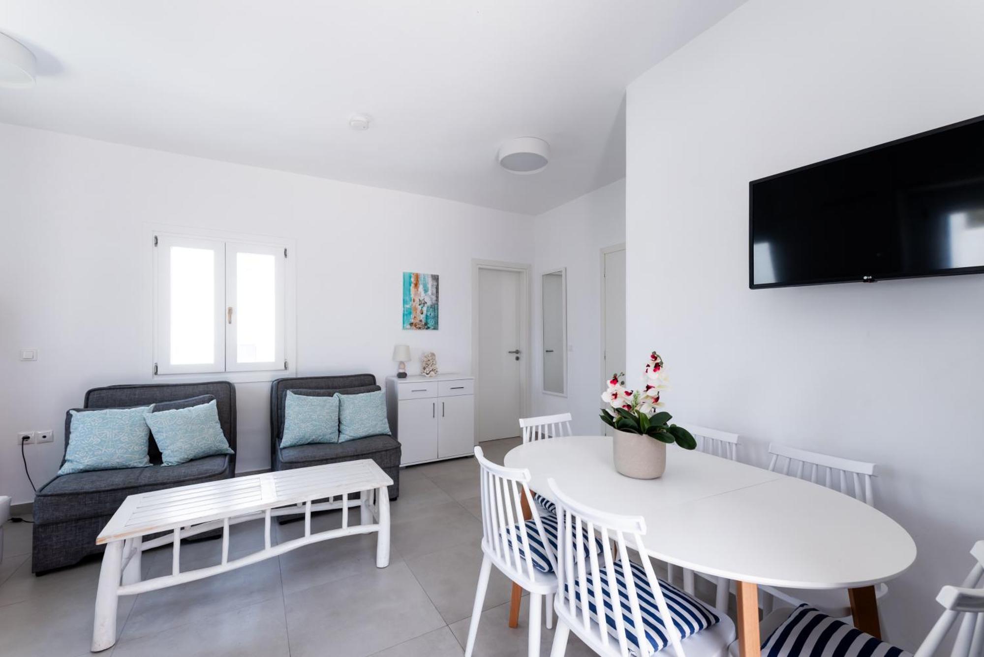 Olive Tree & Capari Homes & With Pool! Mykonos Town